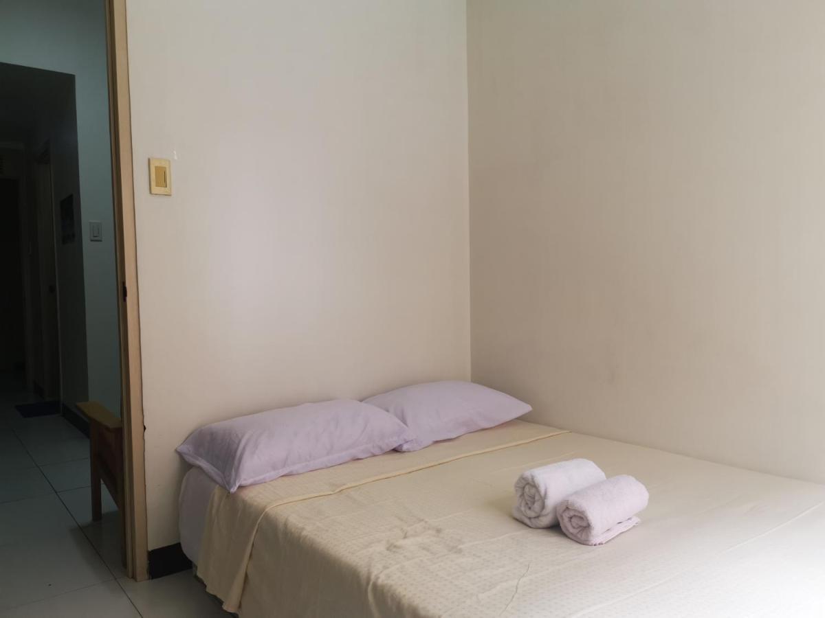 Airport Apartments Manila Paranaque City Екстер'єр фото